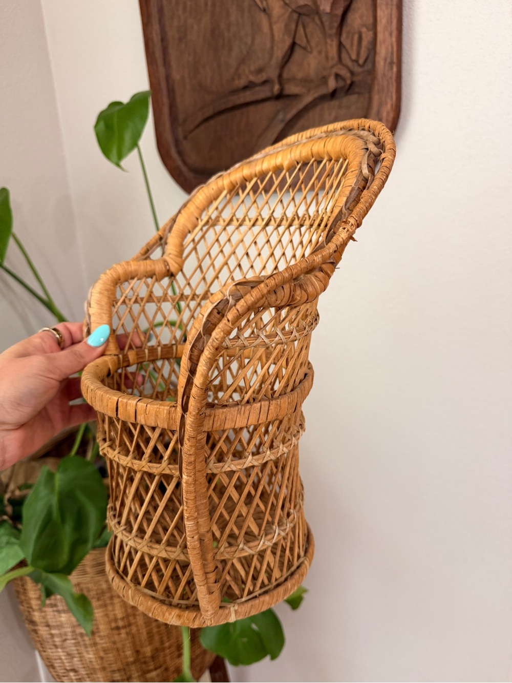 Vintage Wicker Rattan Wall Pocket Basket Boho Hanging Planter Organizer - Picture 2 of 7